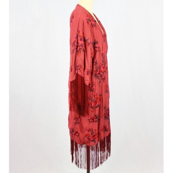 Free People Keepsakes Red Floral Embroidered Fringe Kimono/Robe Jacket Size XS/S - Picture 7 of 15